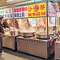 【板橋美食】藥燉排骨、炒米粉-只有晚上才能吃到的無名路邊攤美食