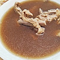 【板橋美食】藥燉排骨、炒米粉-只有晚上才能吃到的無名路邊攤美食