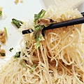 【板橋美食】藥燉排骨、炒米粉-只有晚上才能吃到的無名路邊攤美食