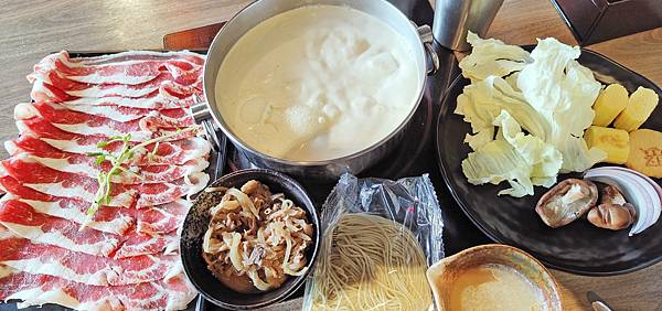 【台北火鍋】聚北海道鍋物-壽星當日5折優惠火鍋餐廳!還享有70樣食材無限量吃到飽 【台北火鍋】聚北海道鍋物-壽星當日5折優惠火鍋餐廳!還享有70樣食材無限量吃到飽