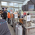 【新店美食】旺來小吃店-還沒用餐時間就塞滿整個走道的超人氣小吃