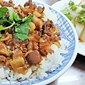 【新店美食】旺來小吃店-還沒用餐時間就塞滿整個走道的超人氣小吃