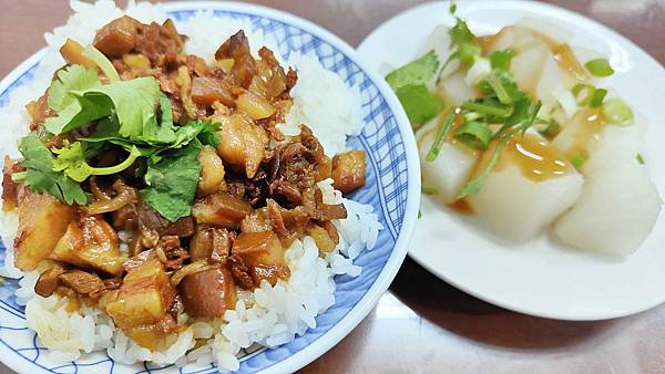 【新店美食】旺來小吃店-還沒用餐時間就塞滿整個走道的超人氣小吃 【新店美食】旺來小吃店-還沒用餐時間就塞滿整個走道的超人氣小吃