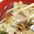 【新店美食】小渝魯肉飯-隱藏在巷弄裡評價4.4顆星的魯肉飯小吃店