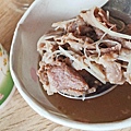 【中和美食】立德街無名排隊美食-就算是下雨天也大排長龍的隱藏版美食小吃店