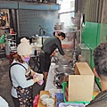 【中和美食】立德街無名排隊美食-就算是下雨天也大排長龍的隱藏版美食小吃店