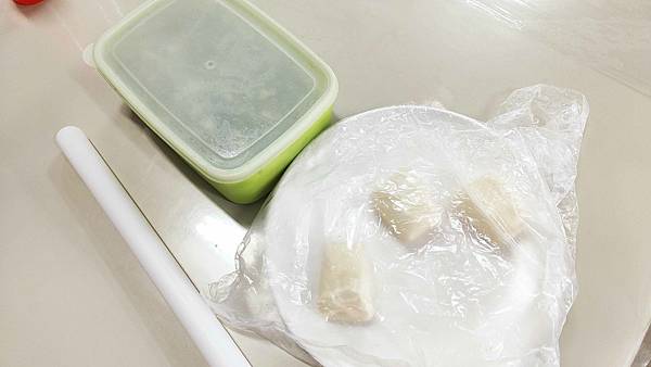 【宜蘭景點】宜蘭農夫青蔥體驗農場-蔥油餅DIY親子農場，還可以零距離無柵欄餵食可愛的小動物