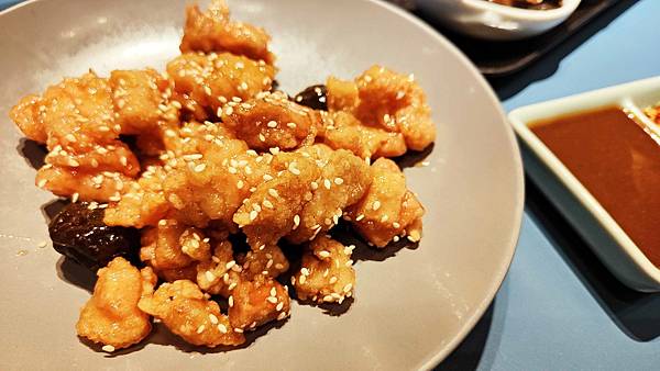 享鴨 烤鴨與中華料理-令人陶醉的酥脆鴨皮，有如餅乾般的酥脆又美味