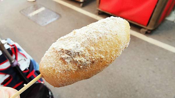 【永和美食】白糖粿-一份三顆只要50元,好吃又美味的樂華夜市小吃 【永和美食】白糖粿-一份三顆只要50元,好吃又美味的樂華夜市小吃