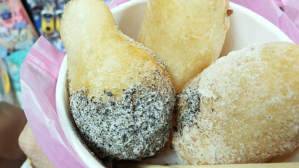 【永和美食】白糖粿-一份三顆只要50元,好吃又美味的樂華夜市小吃 【永和美食】白糖粿-一份三顆只要50元,好吃又美味的樂華夜市小吃