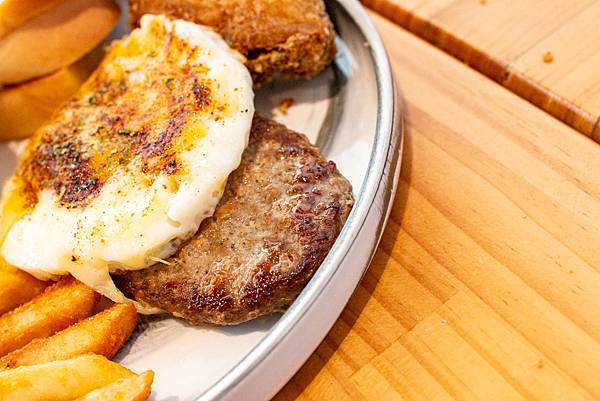 【蘆洲早午餐】蘆洲調色盤早午餐-千千萬萬別假日來!否則需要排隊才能吃到的早午餐店