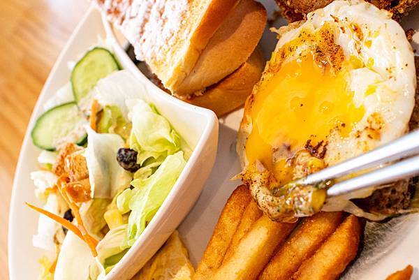 【蘆洲早午餐】蘆洲調色盤早午餐-千千萬萬別假日來!否則需要排隊才能吃到的早午餐店