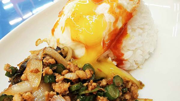 【板橋泰式料理】泰帥小吃店-不用百元就可以吃到泰式料理的爆CP值餐廳 【板橋泰式料理】泰帥小吃店-不用百元就可以吃到泰式料理的爆CP值餐廳