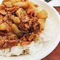 【中和美食】許家莊滷肉飯-用餐時間會需要排隊的超人氣魯肉飯