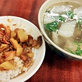 【中和美食】許家莊滷肉飯-用餐時間會需要排隊的超人氣魯肉飯