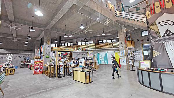 【彰化景點】台灣手套博物館-免門票免停車費,還有數十種免費親子設施讓你玩透透的觀光工廠