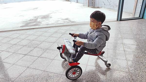 【彰化景點】台灣手套博物館-免門票免停車費,還有數十種免費親子設施讓你玩透透的觀光工廠
