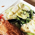 【土城便當】胡家廟口排骨飯-每天開不到四小時！還沒用餐時間就大排長龍的排骨飯店