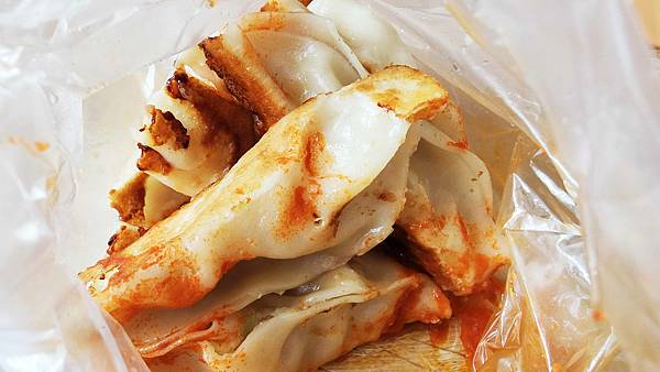 【板橋美食】福州手藝鍋貼-１顆只要４元鍋貼，超佛心價的路邊攤小吃店