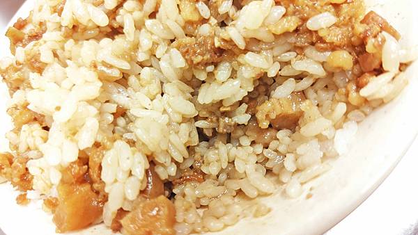 【新店美食】阿金老圓環滷肉飯-新店最受歡迎的滷肉飯名店