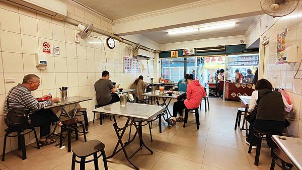 【新店美食】阿金老圓環滷肉飯-新店最受歡迎的滷肉飯名店