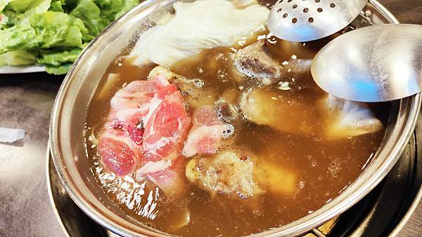 東來順羊肉爐 活蝦料理餐廳-只要450元就能吃到羊肉爐吃到飽火鍋!CP值爆高又好吃 東來順羊肉爐 活蝦料理餐廳-只要450元就能吃到羊肉爐吃到飽火鍋!CP值爆高又好吃