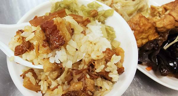 道地魯肉飯-樹林火車站附近,最受歡迎的宵夜美食,超強魯肉飯店