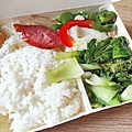 老赤崁，新美食-新店碧潭附近最便宜的便當店！排骨飯只要６０元就能吃到