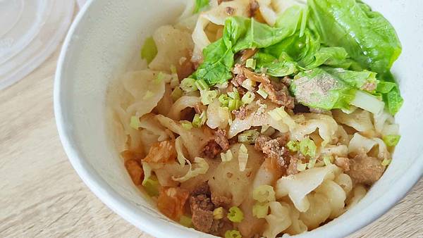 劉小籠麵食館|松山菸廠附近CP值最高、最便宜的現做手工麵店 劉小籠麵食館|松山菸廠附近CP值最高、最便宜的現做手工麵店