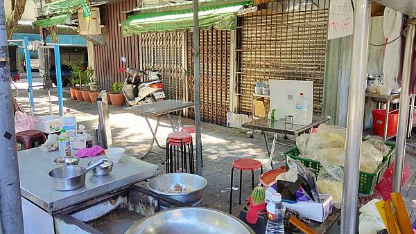 乾麵 米苔目 骨仔肉 乾麵 米苔目 骨仔肉