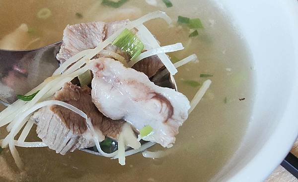 乾麵 米苔目 骨仔肉 乾麵 米苔目 骨仔肉