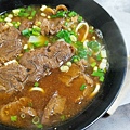 永豐牛肉麵｜一碗１００元牛肉麵有七塊牛肉，爆高ＣＰ值牛肉麵店