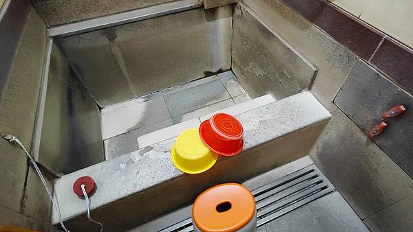 六窟溫泉餐廳 六窟溫泉餐廳