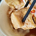 現燙蚵仔麵線、炸臭豆腐