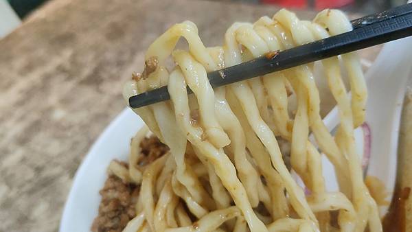 元之寶拉麵湯餃館