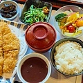 麗池畔
