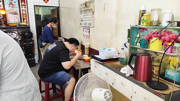 古早味小吃 小餛飩肉羹湯 油飯