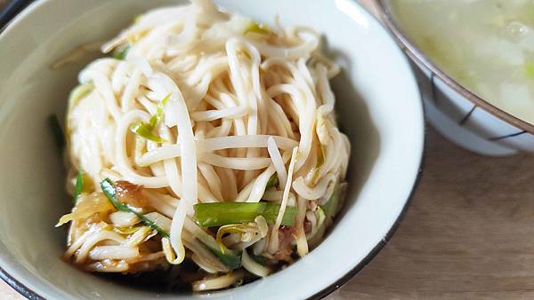 古早味小吃 小餛飩肉羹湯 油飯