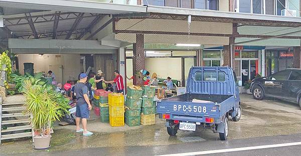 苗栗大湖尊梨季｜巨無霸水梨！比臉還要巨大，高達２.５斤的牛奶甘庶般美味的甘露梨