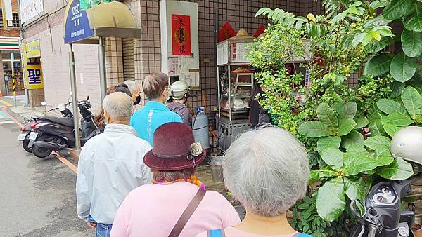 南山路4巷巷口麵攤