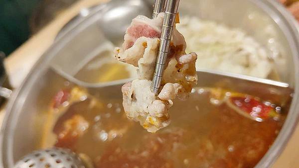 何家香香麻辣鴛鴦鍋