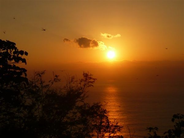 關山夕陽~我們為了趕夕陽飆車~