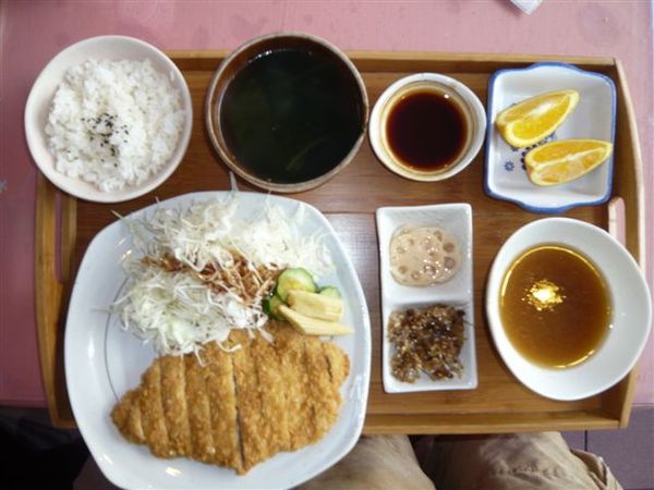 豬本家豬排飯~好吃!