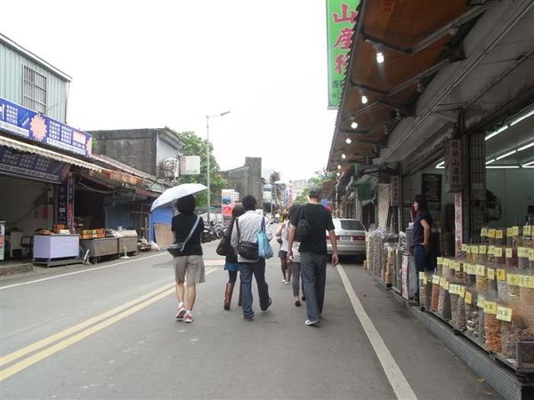 下午兩點終於要去吃午餐