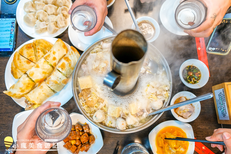 劉家酸菜白肉鍋 台中惠文店 來自高雄左營眷村的平價美味 菜單套餐推薦 酸的夠勁的懷舊火鍋 適合多人聚餐 晚餐推薦餐廳