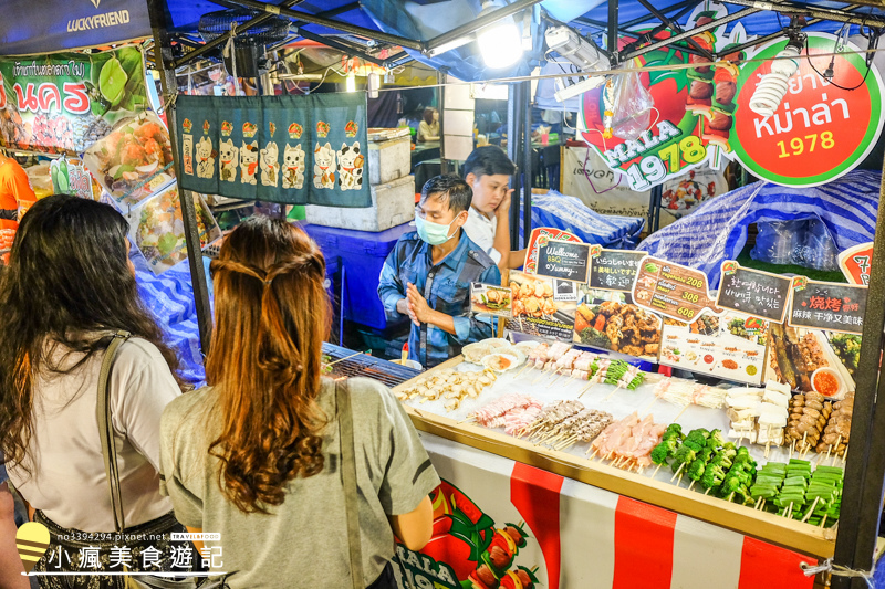 拉差達火車夜市-曼谷交通最方便的觀光夜市Train Night Market Srinakarin (22).jpg