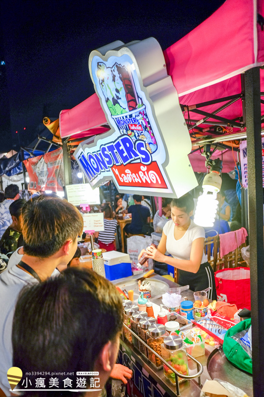 拉差達火車夜市-曼谷交通最方便的觀光夜市Train Night Market Srinakarin (59).jpg