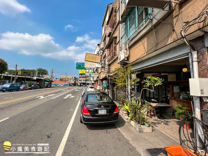 台中下午茶_烏日樂珈coffee roaster甜點咖啡_老宅改建復古的桌椅文青咖啡店 (3).jpg