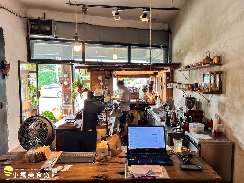 台中下午茶_烏日樂珈coffee roaster甜點咖啡_老宅改建復古的桌椅文青咖啡店 (13).jpg