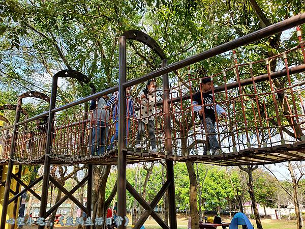 彰化景點∥芬園➤就是愛荔枝樂園x親子景點x沙坑、大草皮、戲水